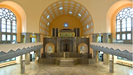 Alte Synagoge. Innenaufnahme nach dem Umbau zum Haus der jüdischen Kultur. | Copyright: Peter Prengel