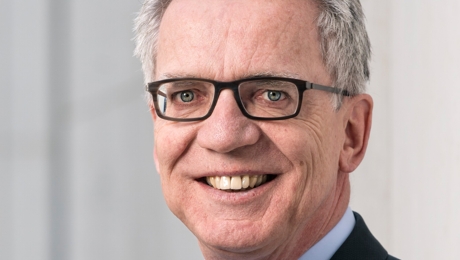 De Maiziere betont die Rolle von Religionen bei der Integration