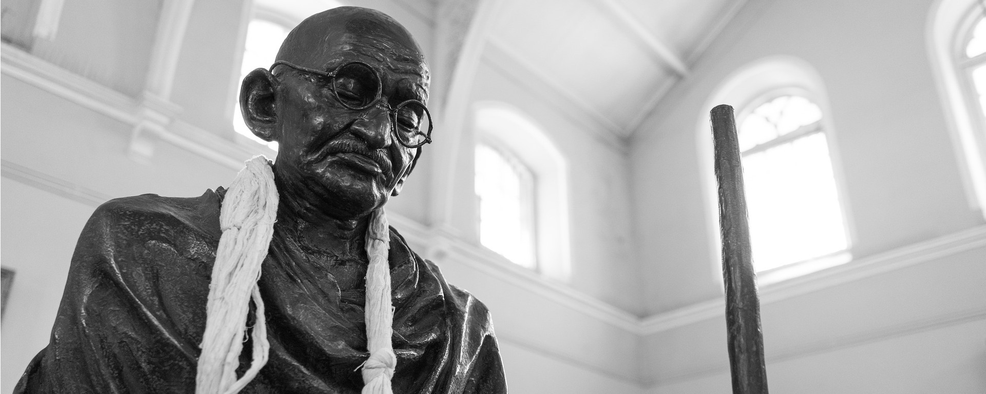 Dialog: Vielfalt der Religionen und Gandhi